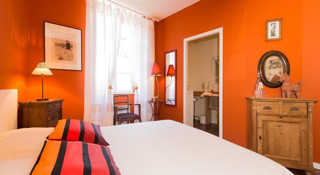 Bed and Breakfast Les Petites Vosges Баньєр-де-Бігорр Номер фото